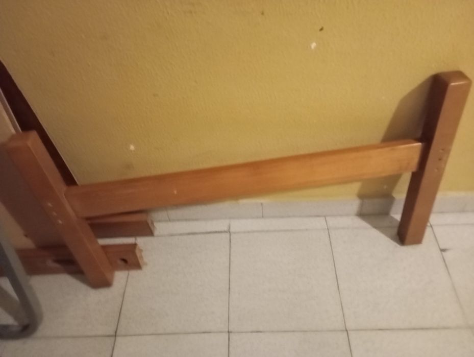 Cama solteiro madeira