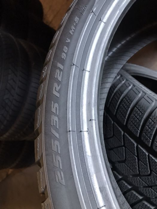 285/30/21+255/35/21 R21 Pirelli Sottozero 3 4шт зима