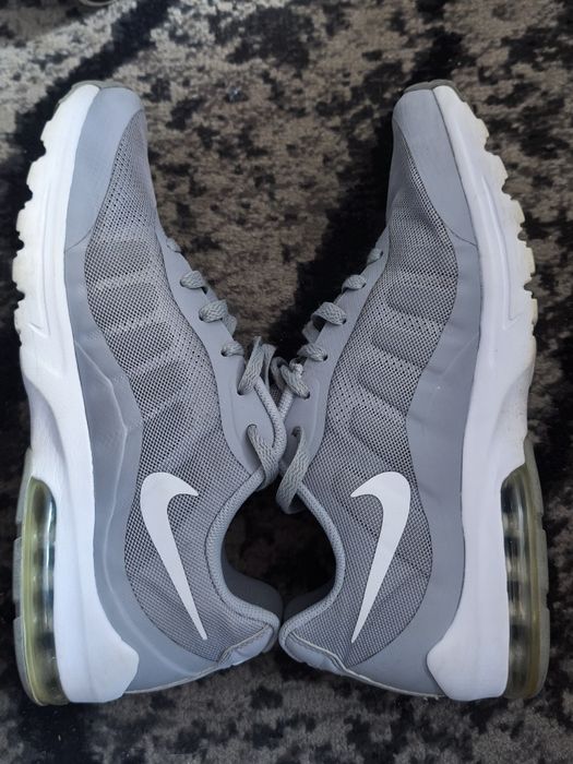 Nike Air Max invigor 44