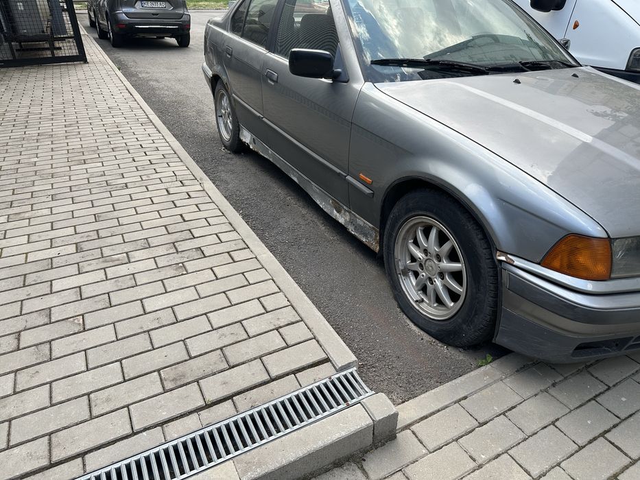 Продам бмв е36 срочно