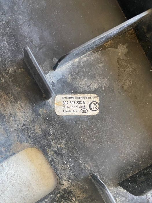 губа і захист переднього бампера Audi Q5 80A.807.233.A