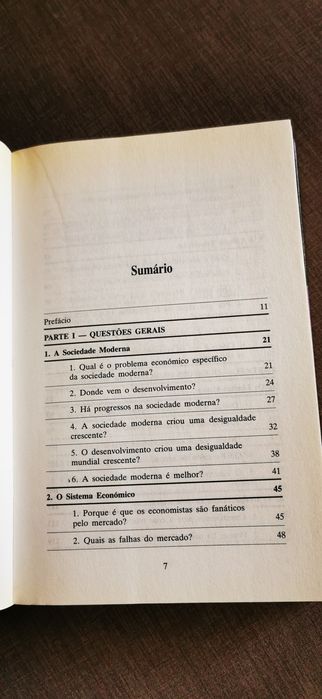 Livro " 55 perguntas sobre a economia do nosso tempo" de 1995