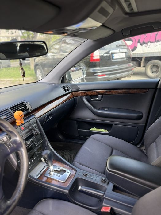 Продам  Audi   А4 B6 1.8.турбо .Газ.