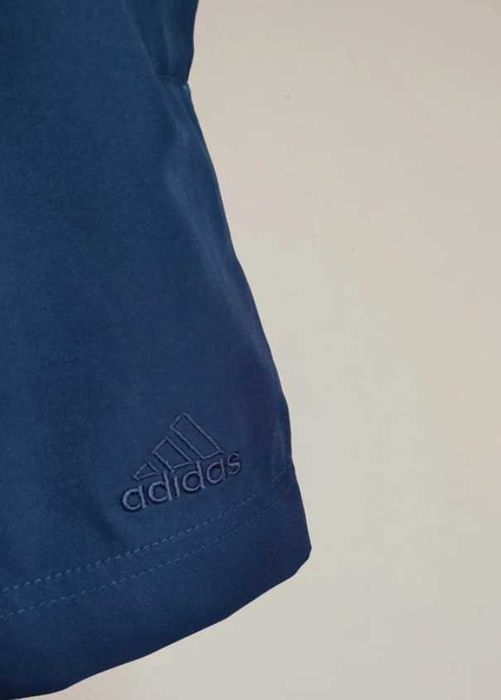 Damskie sportowe spodenki adidas