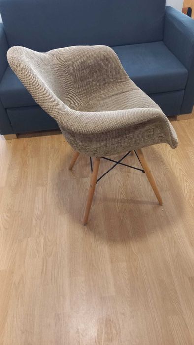 Cadeira design  forrada com tecido