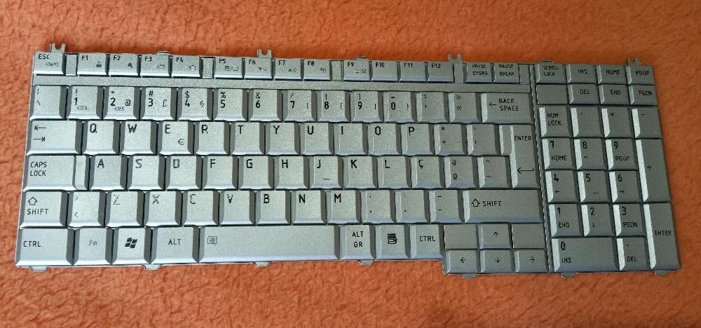 Teclado Toshiba L500, L505, L550, P200, P300, P500, L350 Silver novo