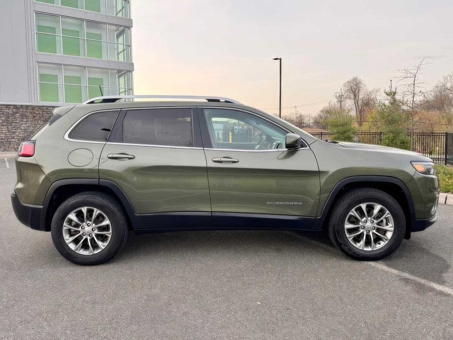 Jeep Cherokee Latitude Plus      2020