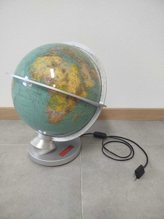 Globo terrestre com luz