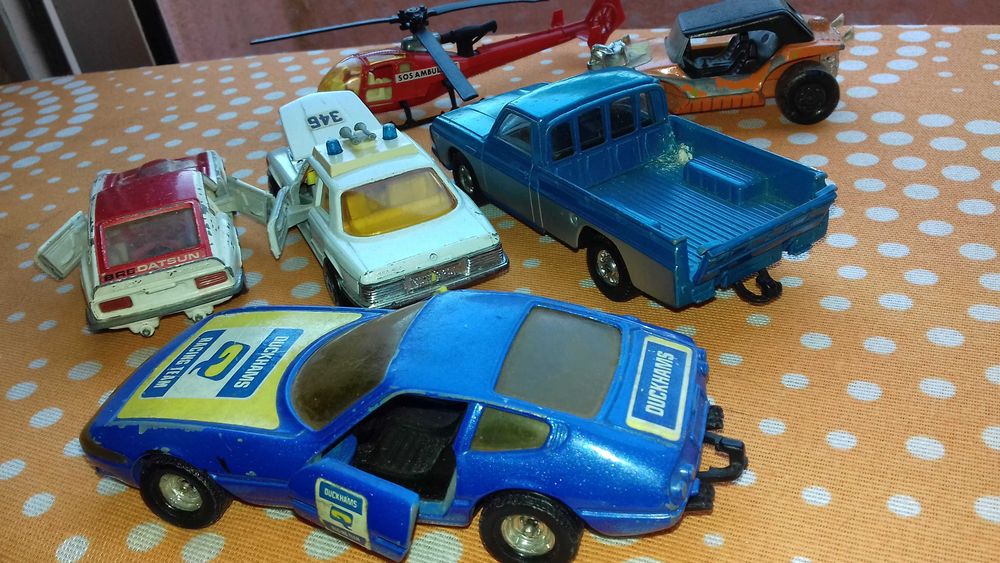 Carrinhos Matchbox e Corgi escala 1/36