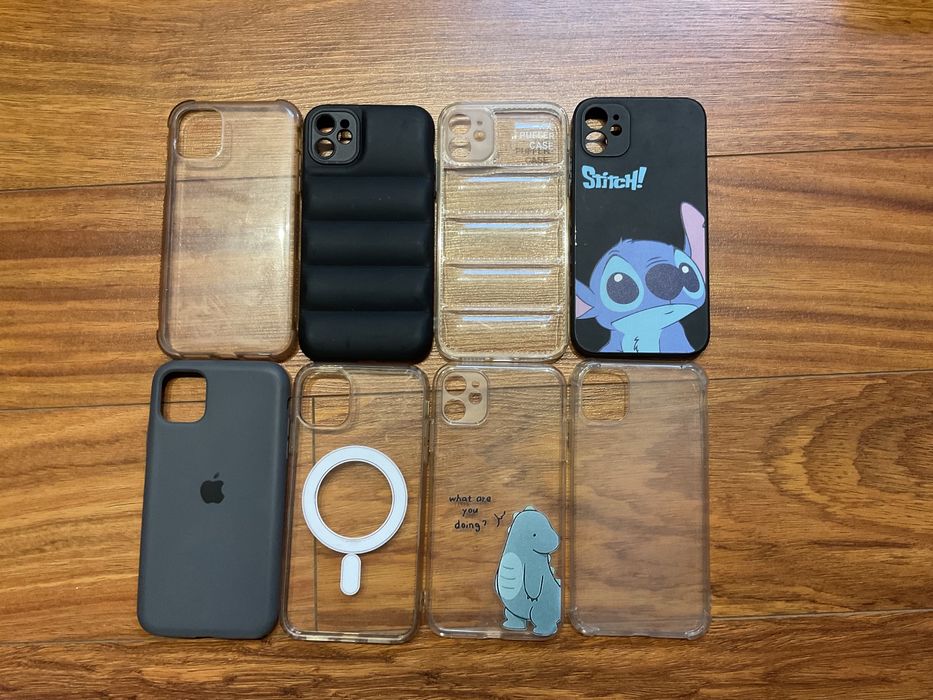iPhone 11 (nearly new, including cases, charger, and screen protector)64752127704449124