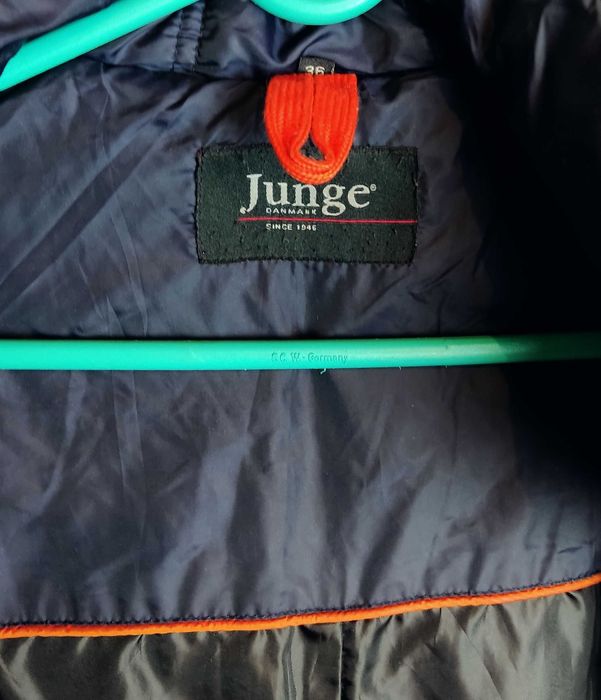 Płaszcz zimowy ciepły puchowy granatowy damski Junge Denmark