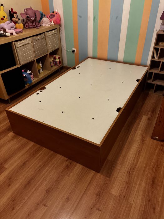 Cama solteiro com gavetões