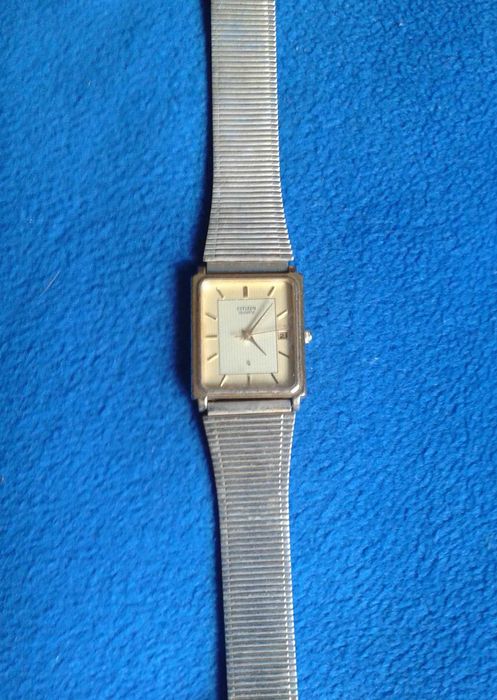 Relógio Citizen dourado, com duas braceletes - vintage