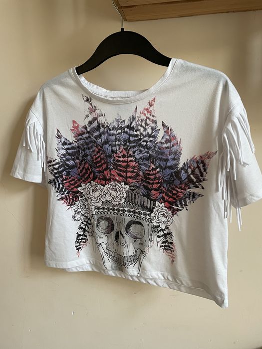 Rockowa bluzka, krótki top z frędzlami i z czachą