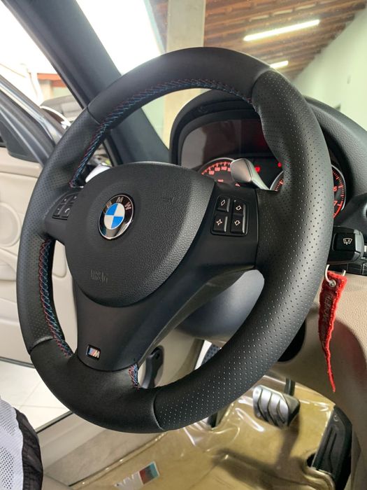 Fazemos revestimento de volantes automotivos