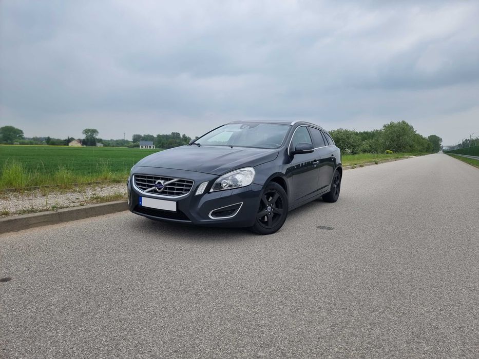 Volvo V60 2.0 D3 163 KM Momentum