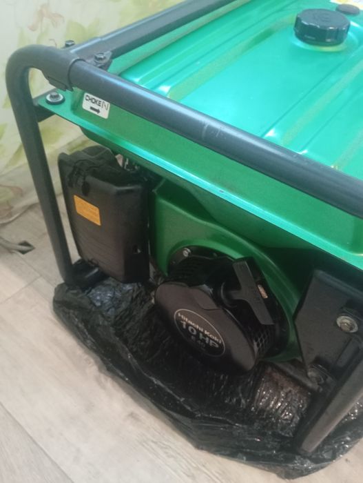 Бензогенератор HITACHI E40