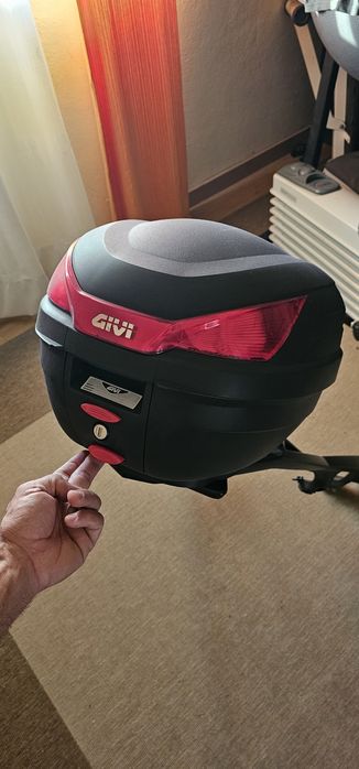 Top case givi e suporte Yamaha  Xmax  250 / 300