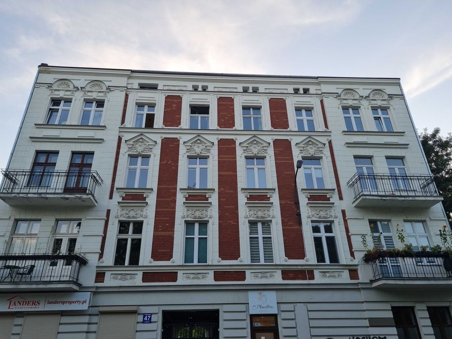 Komfortowy apartament w centrum, parking, wifi.