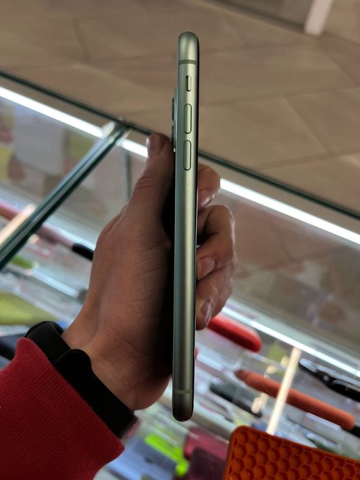 iPhone 11 128гб зелений