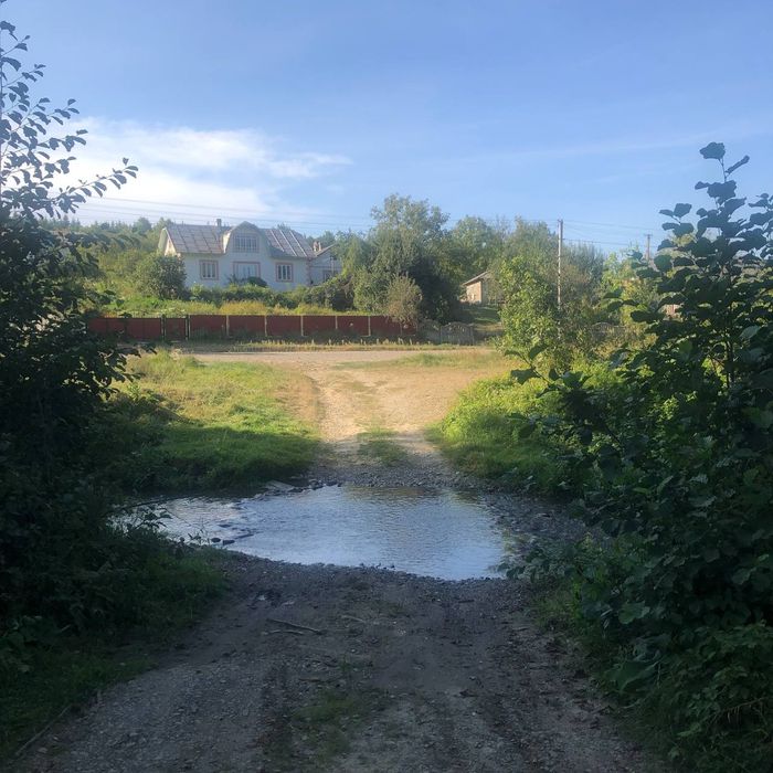 Будинок, ставок, земля біля Карпат, річка, ліс