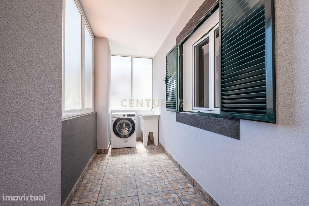 Apartamento T2 para Arrendamento – Centro do Funchal, Ilha da Madeira