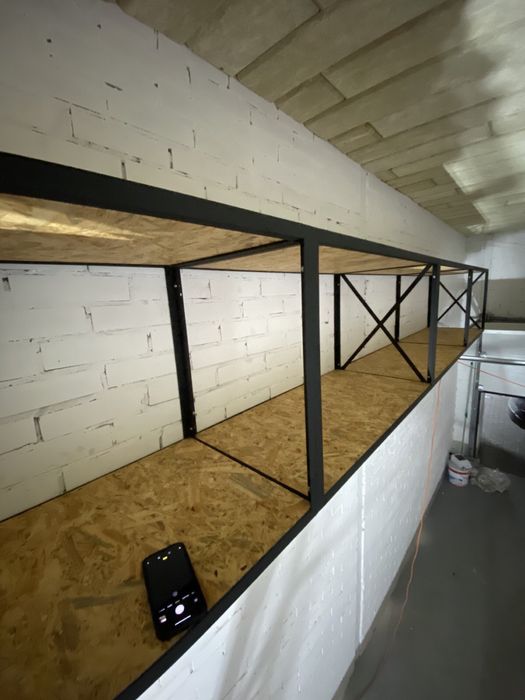 Підвісні стелажі