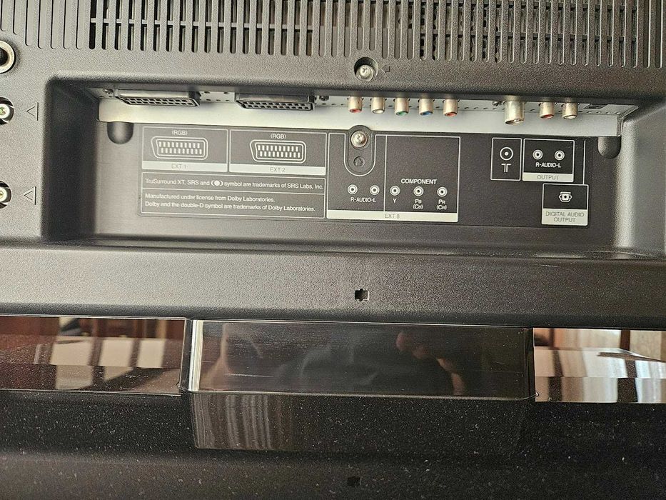 Телевизор LCD Sharp LC-46X20E, б/у