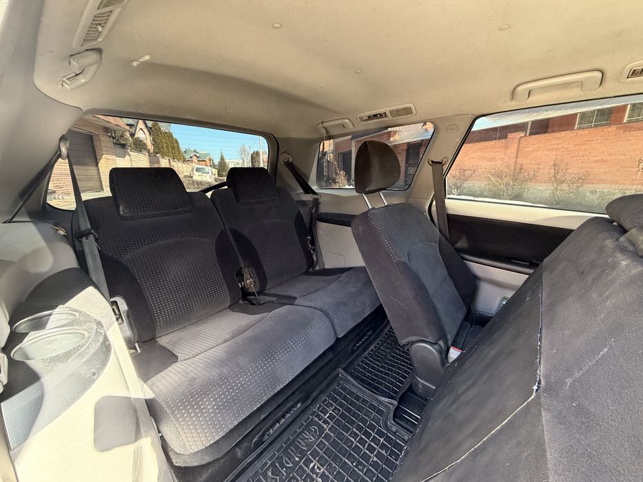 Mitsubishi GRANDIS 7 Мест Автомат