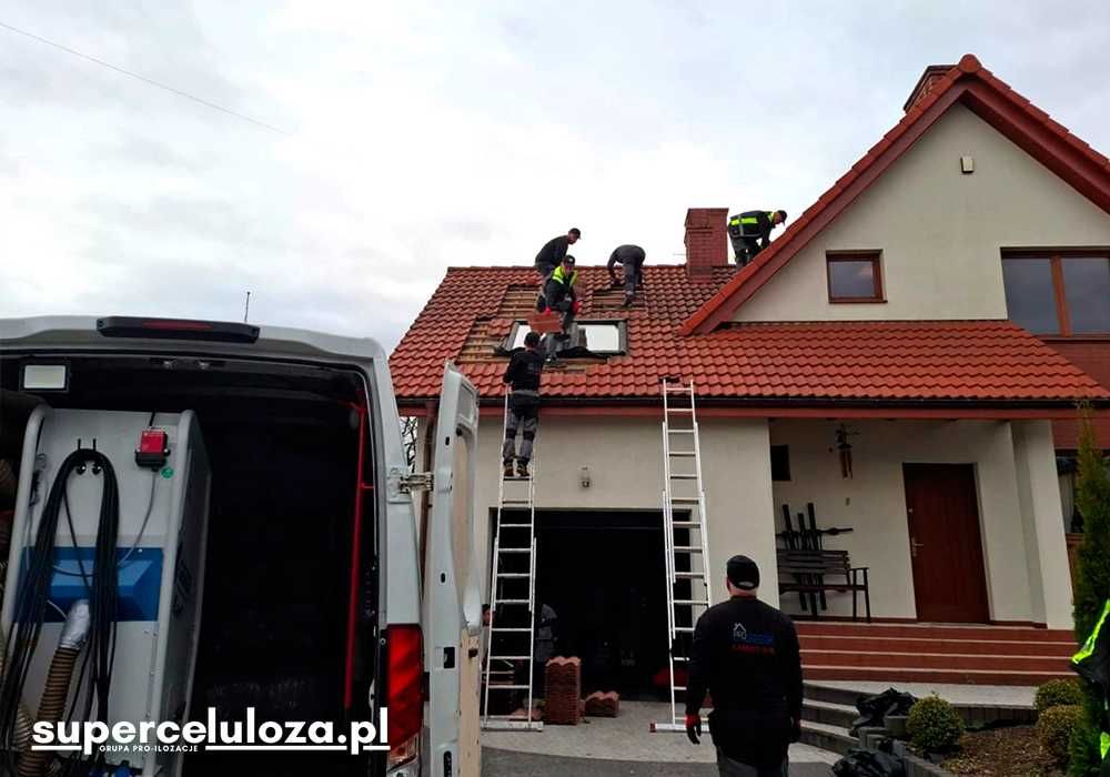 Naprawa po kunach  | Ubezpieczenie | Wdmuchiwanie celulozy