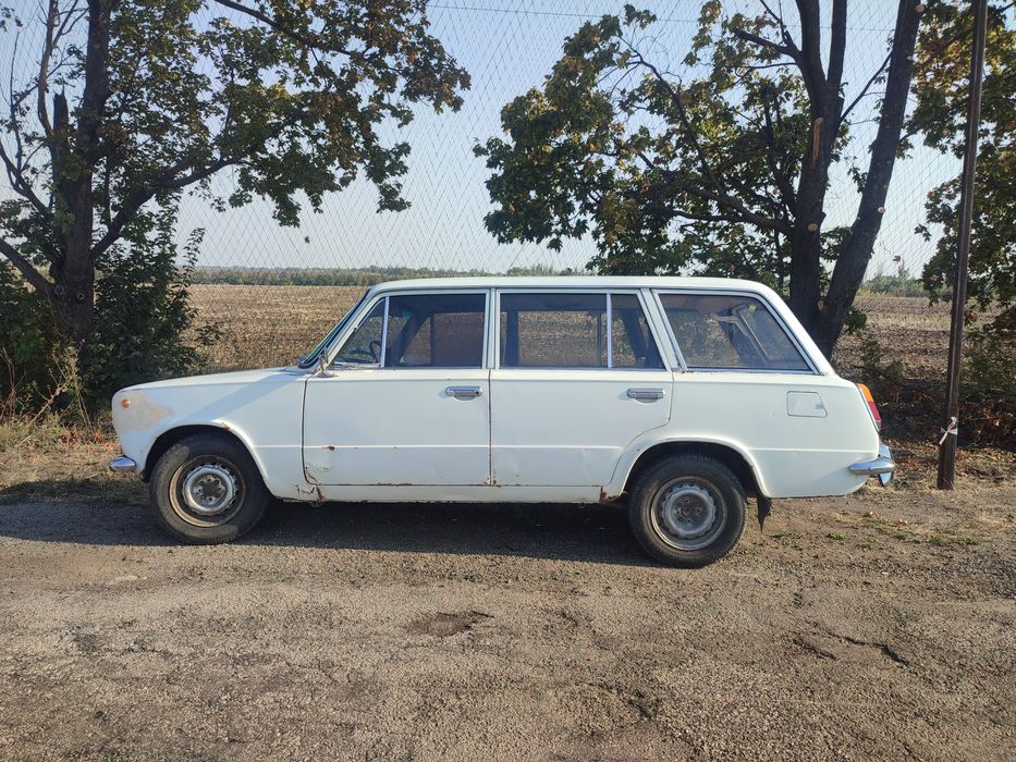 Автомобіль ВАЗ 2102