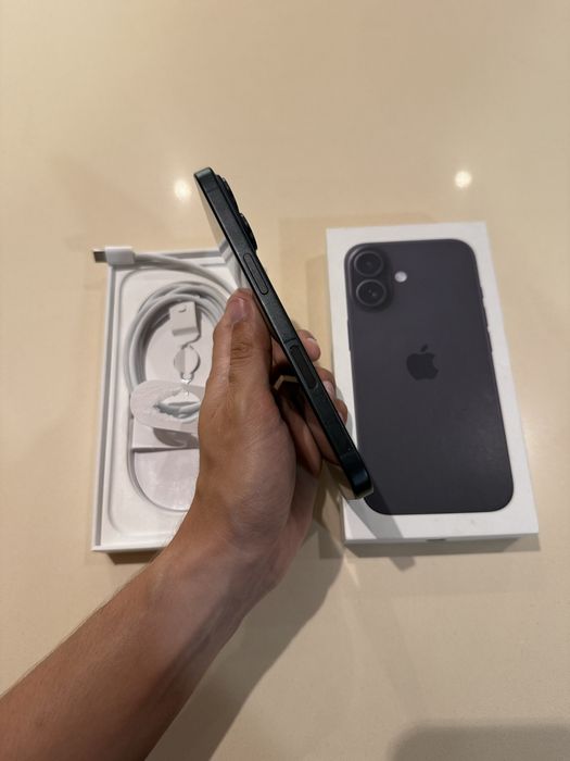 iPhone 16 - 128GB | Preto