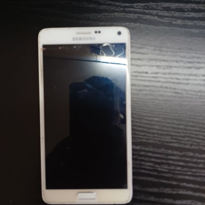 Samsung Galaxy Note 4 3/32  5,7 дюймов и QuadHD-разрешением