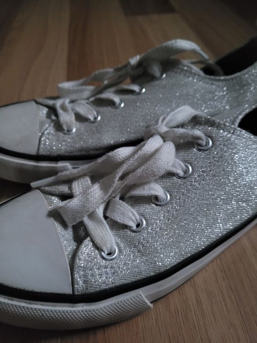Tenisówki srebrne r. 37 jak nowe