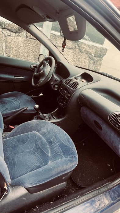 Peugeot 206 1.1 60cv – Gasolina | Ano 2001