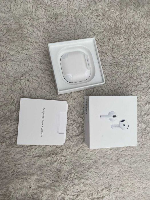 Навушники Apple AirPods 4 з ANC (шумозаглушення)