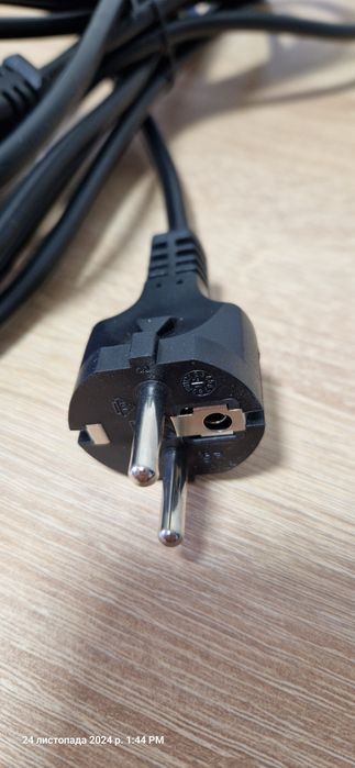 Кабель живлення 4,5м \ 15А \ 1 кв.мм \ 220~250В