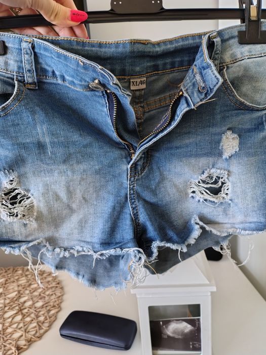 Spodenki jeansowe szarpane z frędzlami rozdarcia miękkie