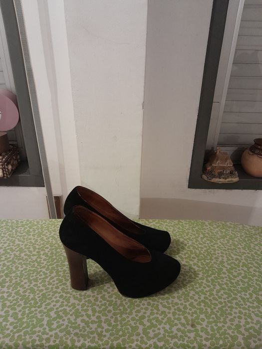 Vendo Sapatos de Senhora BALTARINI muito bonitos como novos