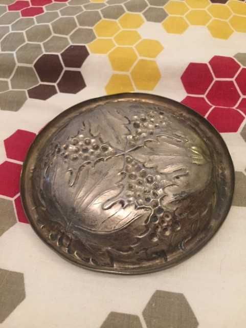 Pratinho decorativo em estanho