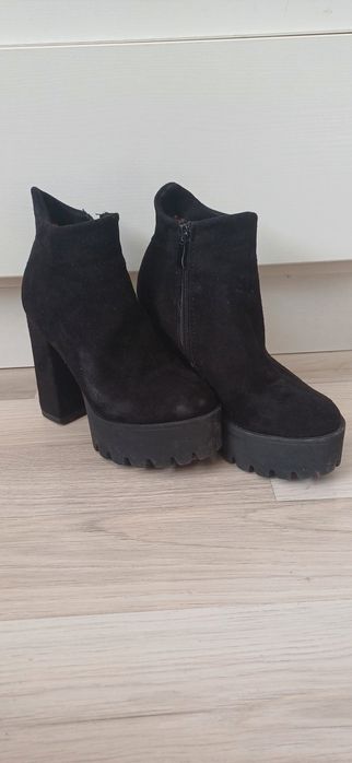 Продам черевики 36р.