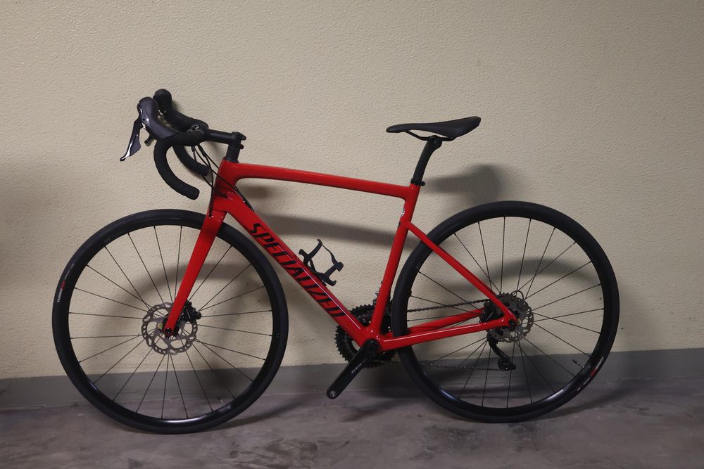 Bicicleta estrada carbono Specialized tarmac SL6 2022 shimano 105