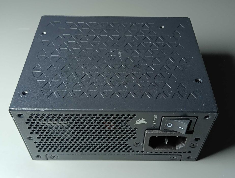 Блок живлення Corsair SF750 (SFX, Platinum)