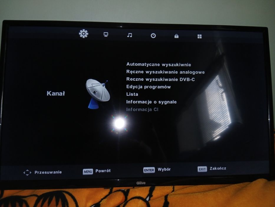 TV QiLive 32 cale + soundbar