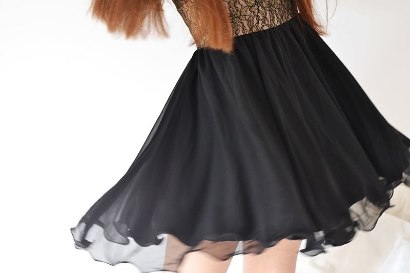 Vestido Baile de Finalistas ou Cerimóni preto renda dourado