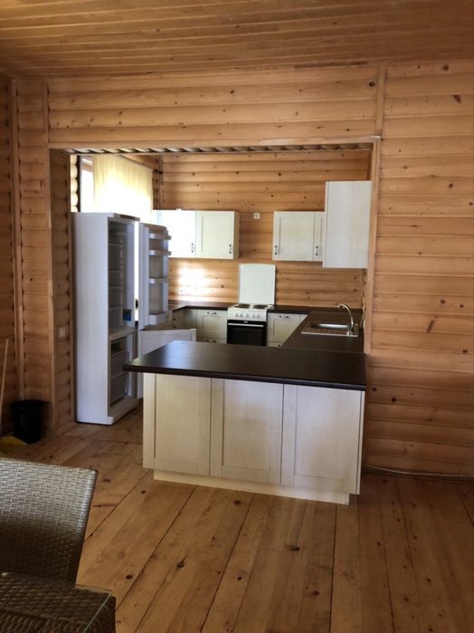 Подобова оренда будинку на Трухановому острові.