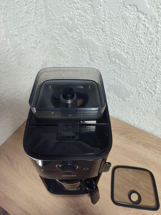 Кавоварка PHILLIPS з вбудованою кавомолкою
HD7767/00