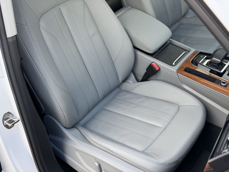 Продам AUDI Q5 Premium Plus