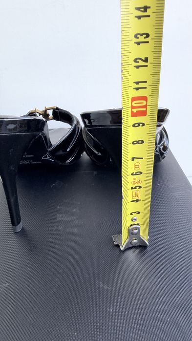 Szpilki Saint Laurent