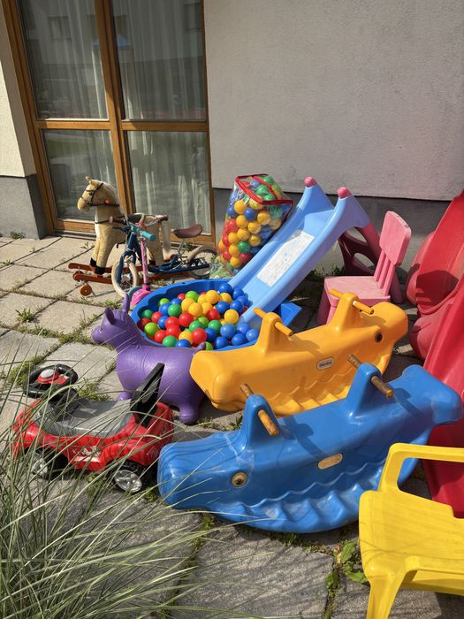 Hustawka bujak little tikes wieloryb plac zabaw
